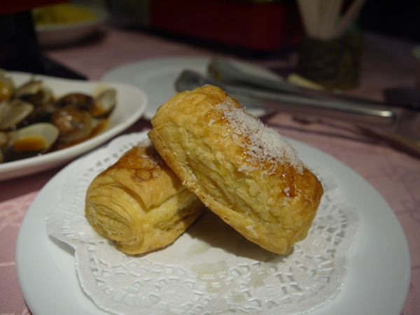 廣香龍華樓餐廳：【台北美食】廣香龍華樓餐廳。板橋港式飲茶。吃到飽。尾牙年菜