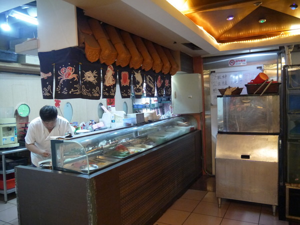 廣香龍華樓餐廳：【台北美食】廣香龍華樓餐廳。板橋港式飲茶。吃到飽。尾牙年菜