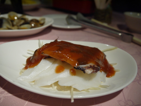廣香龍華樓餐廳：【台北美食】廣香龍華樓餐廳。板橋港式飲茶。吃到飽。尾牙年菜