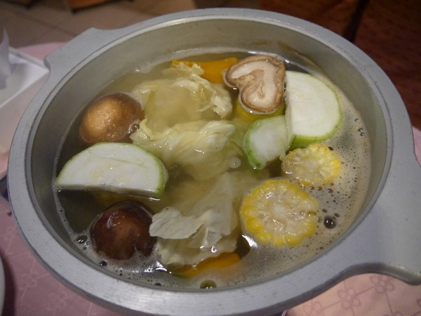 廣香龍華樓餐廳：【台北美食】廣香龍華樓餐廳。板橋港式飲茶。吃到飽。尾牙年菜