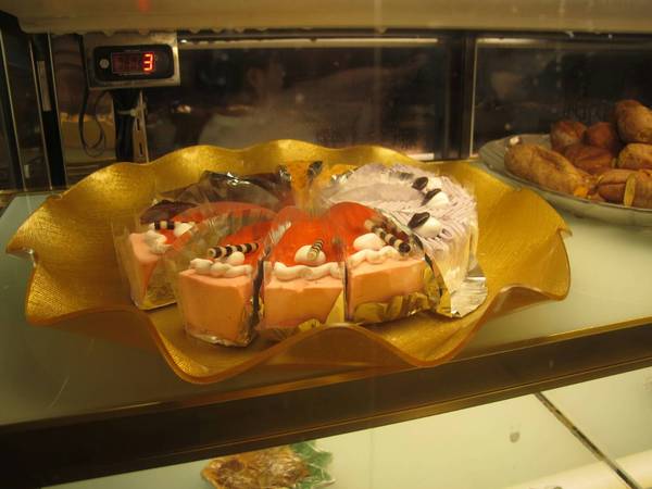 廣香龍華樓餐廳：【台北美食】廣香龍華樓餐廳。板橋港式飲茶。吃到飽。尾牙年菜