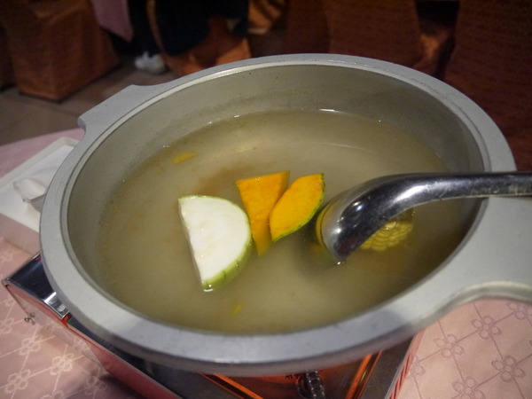 廣香龍華樓餐廳：【台北美食】廣香龍華樓餐廳。板橋港式飲茶。吃到飽。尾牙年菜