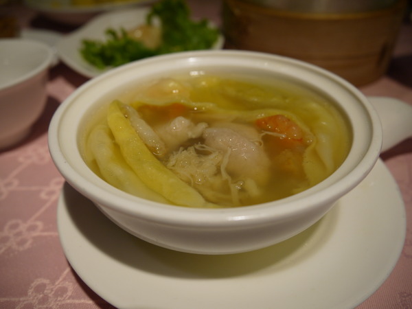 廣香龍華樓餐廳：【台北美食】廣香龍華樓餐廳。板橋港式飲茶。吃到飽。尾牙年菜