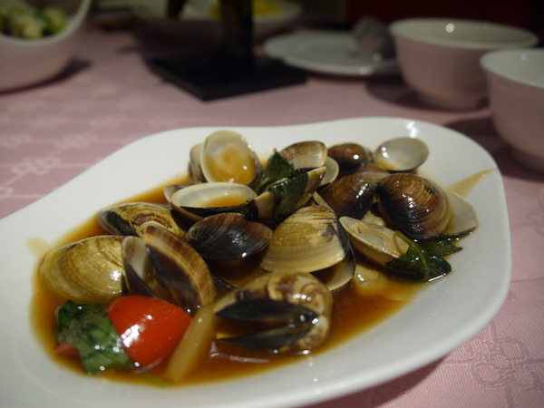 廣香龍華樓餐廳：【台北美食】廣香龍華樓餐廳。板橋港式飲茶。吃到飽。尾牙年菜