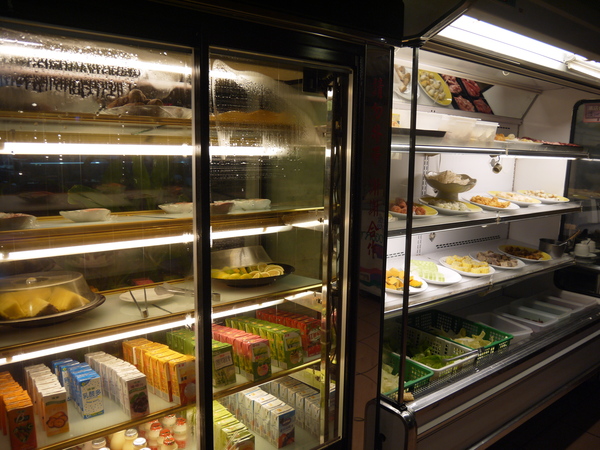 廣香龍華樓餐廳：【台北美食】廣香龍華樓餐廳。板橋港式飲茶。吃到飽。尾牙年菜