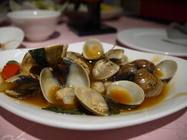 廣香龍華樓餐廳：【台北美食】廣香龍華樓餐廳。板橋港式飲茶。吃到飽。尾牙年菜