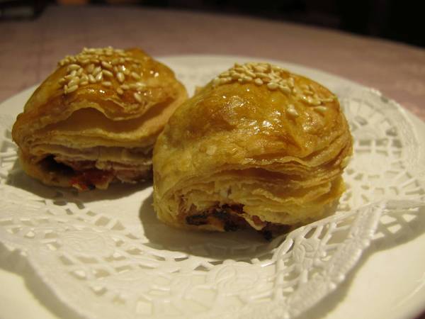 廣香龍華樓餐廳：【台北美食】廣香龍華樓餐廳。板橋港式飲茶。吃到飽。尾牙年菜