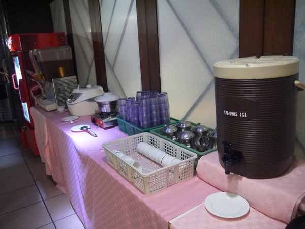 廣香龍華樓餐廳：【台北美食】廣香龍華樓餐廳。板橋港式飲茶。吃到飽。尾牙年菜