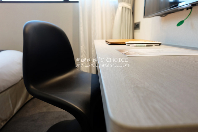 洛碁大飯店書桌椅