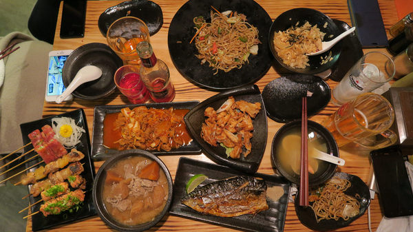 深夜食堂：【新竹車站美食】深夜食堂－串燒。烤物。私房料理。各式獨特酒類｜道地日式風味｜新竹居酒屋