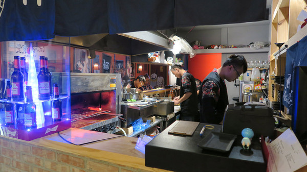 深夜食堂：【新竹車站美食】深夜食堂－串燒。烤物。私房料理。各式獨特酒類｜道地日式風味｜新竹居酒屋