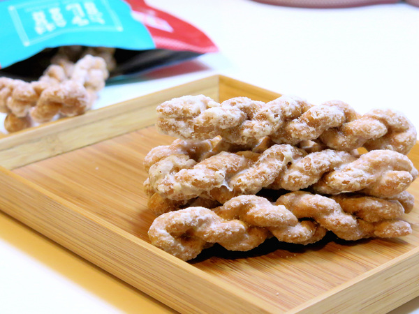 龍鑽烘炸手工麻花捲：龍鑽手工麻花捲。紮實香脆多種口味的小琉球伴手禮、宅配團購零食