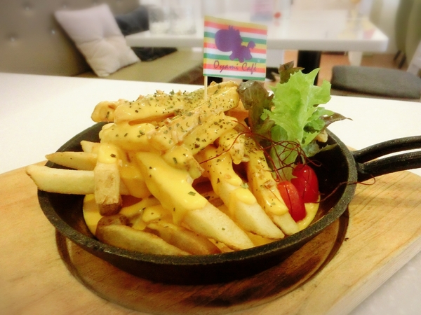 OyamiCaf'e(新埔店)：【新北@板橋】OyamiCaf'e(新埔店) 板橋美食/ 捷運新埔站 / 下午茶  / 鬆餅、義大利麵