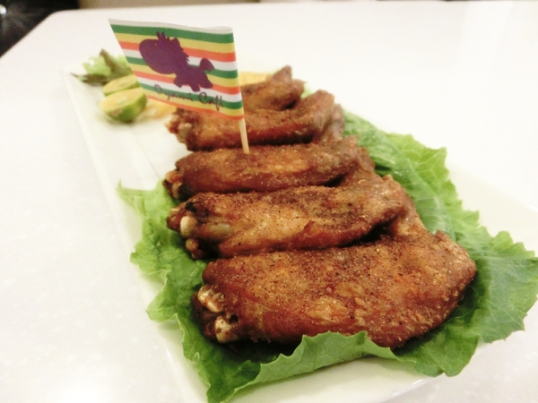 OyamiCaf'e(新埔店)：【新北@板橋】OyamiCaf'e(新埔店) 板橋美食/ 捷運新埔站 / 下午茶  / 鬆餅、義大利麵