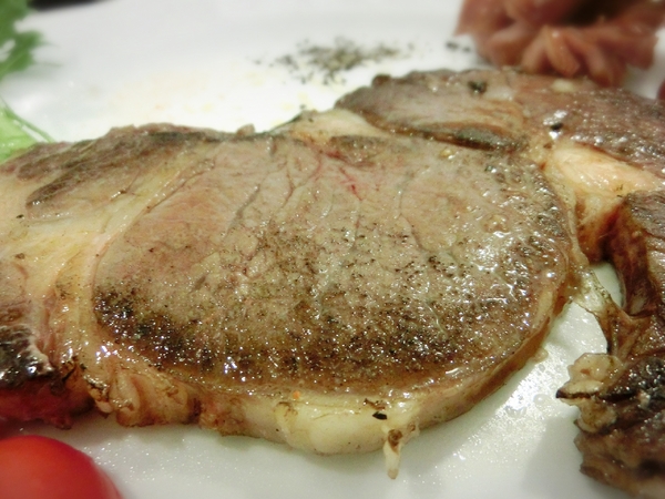 OyamiCaf'e(新埔店)：【新北@板橋】OyamiCaf'e(新埔店) 板橋美食/ 捷運新埔站 / 下午茶  / 鬆餅、義大利麵