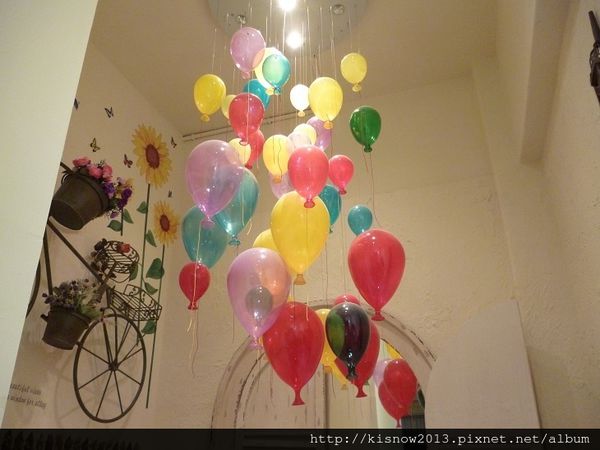 亞米22-天花板汽球燈飾.JPG