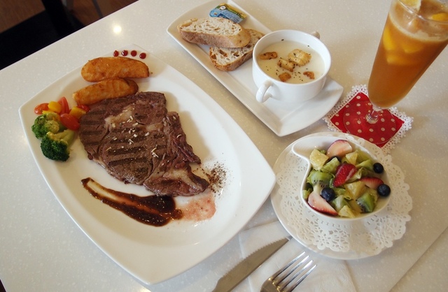 cats9.jpg - 日誌用相簿