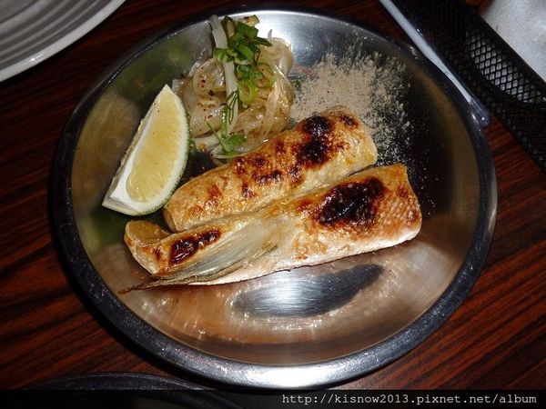 老串燒40-鹽烤鮭魚肚.JPG