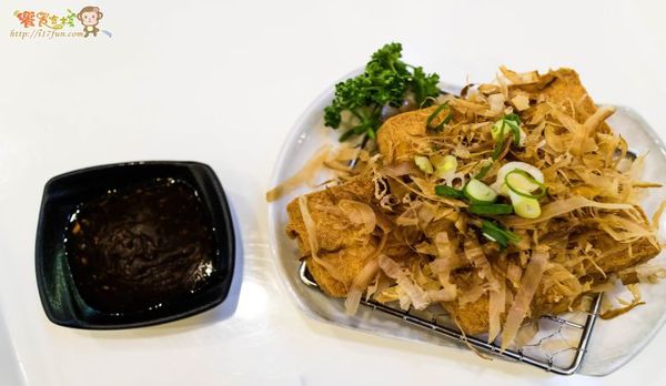 口力口里迷人咖哩燒飯專門(豐原愛買店)：口力口里 ~迷人咖哩燒飯專門~ 咖哩控不能錯過的平價咖哩餐廳