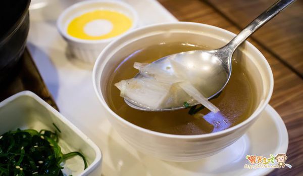 口力口里迷人咖哩燒飯專門(豐原愛買店)：口力口里 ~迷人咖哩燒飯專門~ 咖哩控不能錯過的平價咖哩餐廳