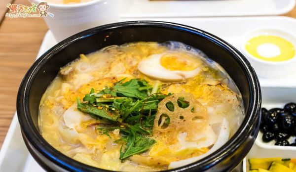 口力口里迷人咖哩燒飯專門(豐原愛買店)：口力口里 ~迷人咖哩燒飯專門~ 咖哩控不能錯過的平價咖哩餐廳