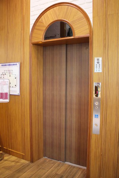 1060121-Bistro 181-07