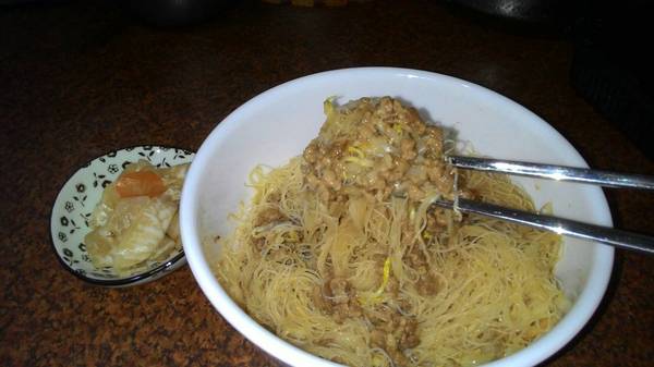 明誠炒米粉：明誠炒米粉