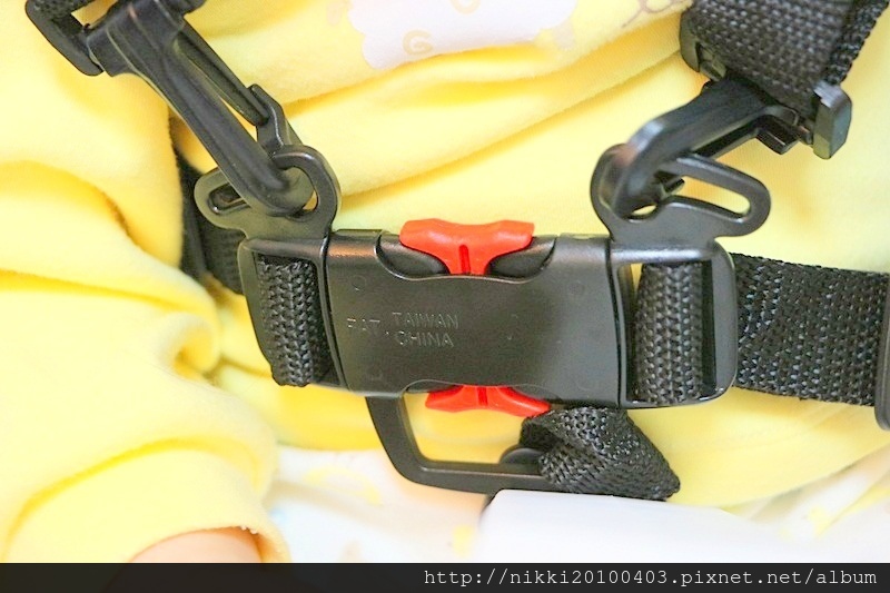 ViViBABY 安全兒童餐椅 (14).JPG