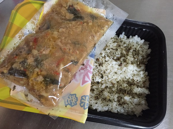 明誠炒米粉：[宅配]明誠炒米粉-接單現做的冷凍宅配美食，還有手工炒麵和打拋豬肉飯，方便又美味!