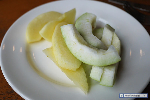 宜蘭民宿【波卡拉渡假會館】一起旅行去!時尚豪華4人房。溫泉民宿。礁溪泡湯