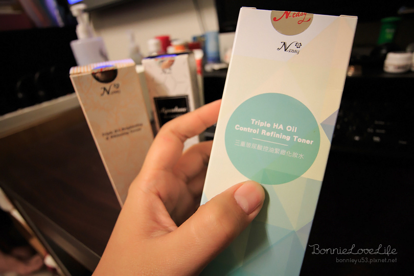 保養 / 三重玻尿酸及角鯊烷全方位保濕組合，採用日本、德國原料，安全天然的各種萃取精華，全方位照護各種肌膚。