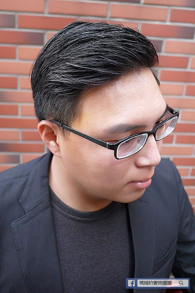 型男必備【SUN&H變色髮蠟】宅男大變身～瞬間變型男。魔幻造型髮臘。不油、不易掉色