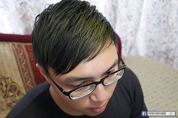 型男必備【SUN&H變色髮蠟】宅男大變身～瞬間變型男。魔幻造型髮臘。不油、不易掉色