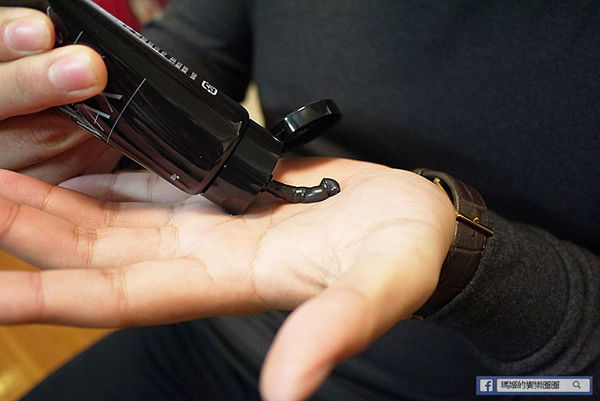 型男必備【SUN&H變色髮蠟】宅男大變身～瞬間變型男。魔幻造型髮臘。不油、不易掉色