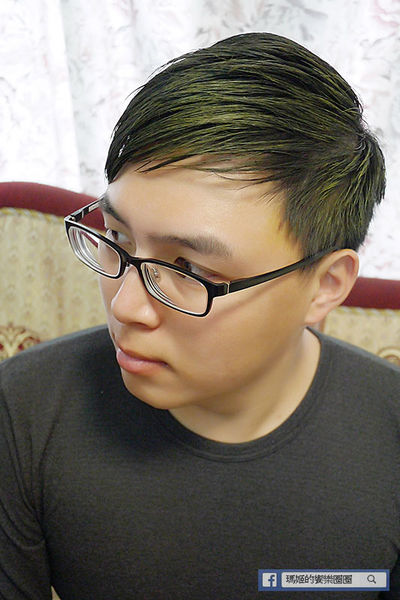 型男必備【SUN&H變色髮蠟】宅男大變身～瞬間變型男。魔幻造型髮臘。不油、不易掉色