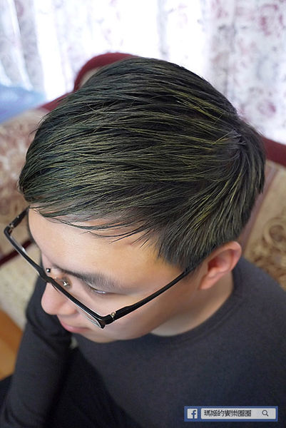 型男必備【SUN&H變色髮蠟】宅男大變身～瞬間變型男。魔幻造型髮臘。不油、不易掉色