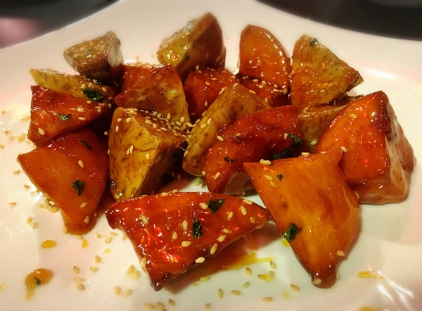 活跳跳活蝦餐廳：【桃園市】活跳跳活蝦餐廳 / 桃園市 / 活蝦料理 / 海鮮餐廳 內附小孩遊樂區、飛鏢機、停車場