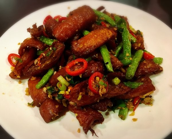 活跳跳活蝦餐廳：【桃園市】活跳跳活蝦餐廳 / 桃園市 / 活蝦料理 / 海鮮餐廳 內附小孩遊樂區、飛鏢機、停車場