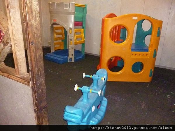 活蝦10-兒童遊戲區.JPG