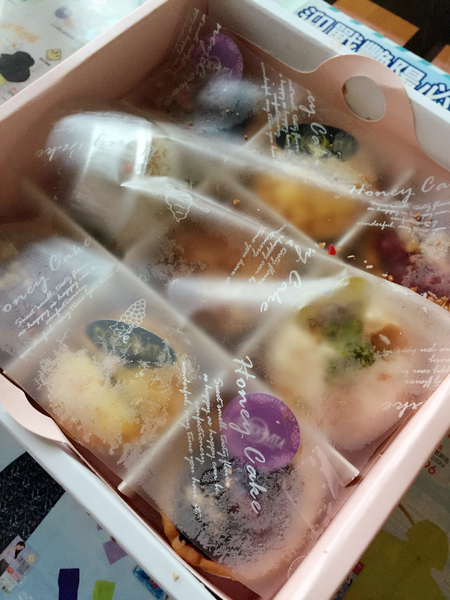 DolceVita多茄米拉創意甜點：[宅配]多茄米拉 -米拉繽紛塔->美味的療癒系宅配甜點 ，還有精緻的母親節蛋糕喔!