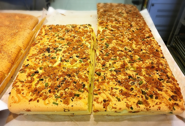 胖貢貢古早味蛋糕：【台北@士林】 胖貢貢 /古早味蛋糕/ 芝山捷運站1號出口