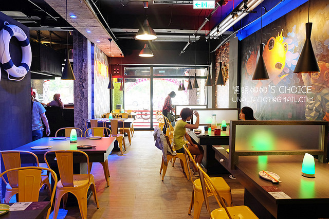 水貨炭火烤魚1F裝潢