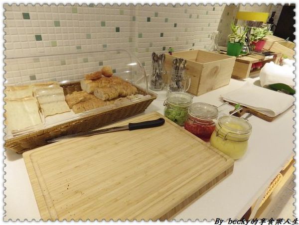 東旅背包客：<宜蘭輕旅行|住宿>礁溪車站/平價溫泉住宿/東旅背包客/青年旅館/礁溪轉運站/東旅 East Hostel