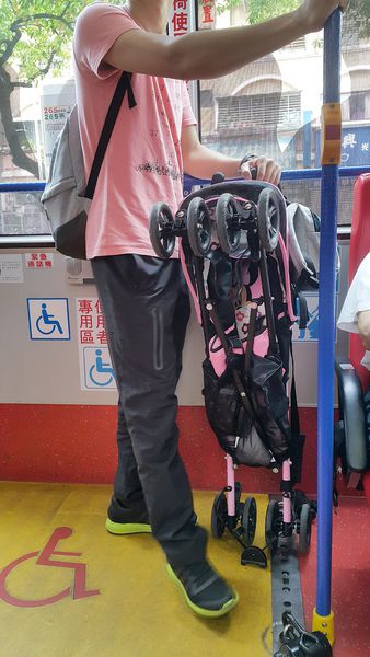 vivi baby迪士尼兒童推車