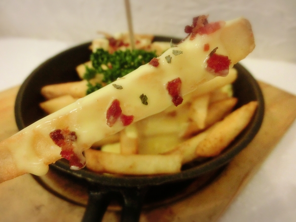 Oyami cafe(板橋店)： 【新北@板橋】 Oyami cafe 板橋美食 / 下午茶 / 義大利麵  / 鬆餅/ WIFI