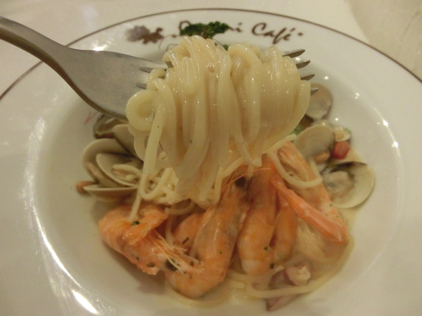 Oyami cafe(板橋店)： 【新北@板橋】 Oyami cafe 板橋美食 / 下午茶 / 義大利麵  / 鬆餅/ WIFI