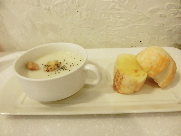 Oyami cafe(板橋店)： 【新北@板橋】 Oyami cafe 板橋美食 / 下午茶 / 義大利麵  / 鬆餅/ WIFI