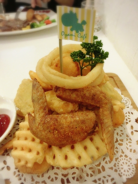 Oyami cafe(板橋店)： 【新北@板橋】 Oyami cafe 板橋美食 / 下午茶 / 義大利麵  / 鬆餅/ WIFI