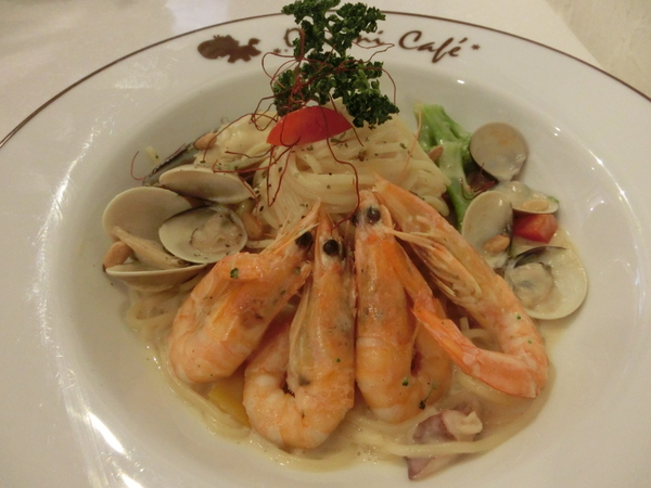 Oyami cafe(板橋店)： 【新北@板橋】 Oyami cafe 板橋美食 / 下午茶 / 義大利麵  / 鬆餅/ WIFI