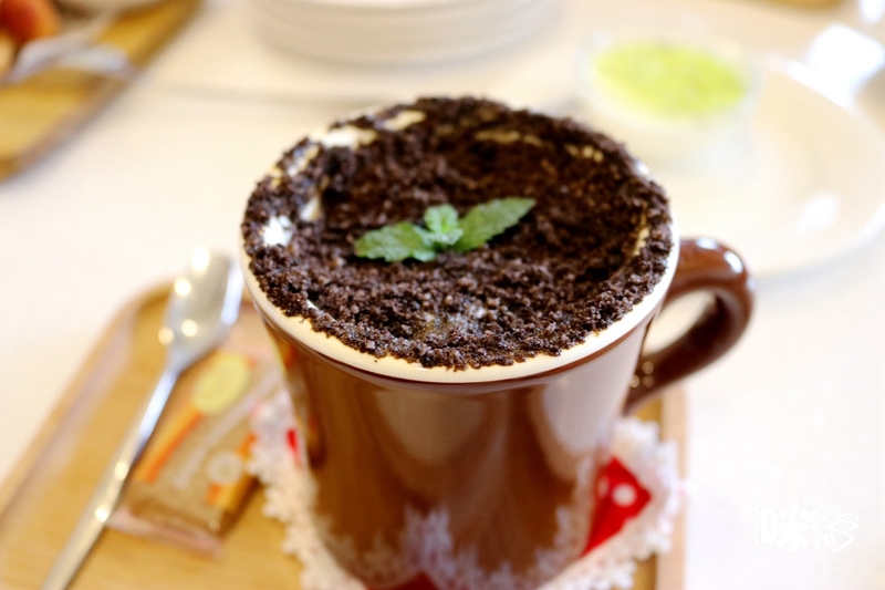 【板橋新埔下午茶】Oyami cafe 義式下午茶  盆栽咖啡.jpg - 【板橋新埔下午茶】Oyami cafe 義式下午茶 姊妹聚餐優選 夢幻法式童話時尚鄉村風 ~ 鬆餅、